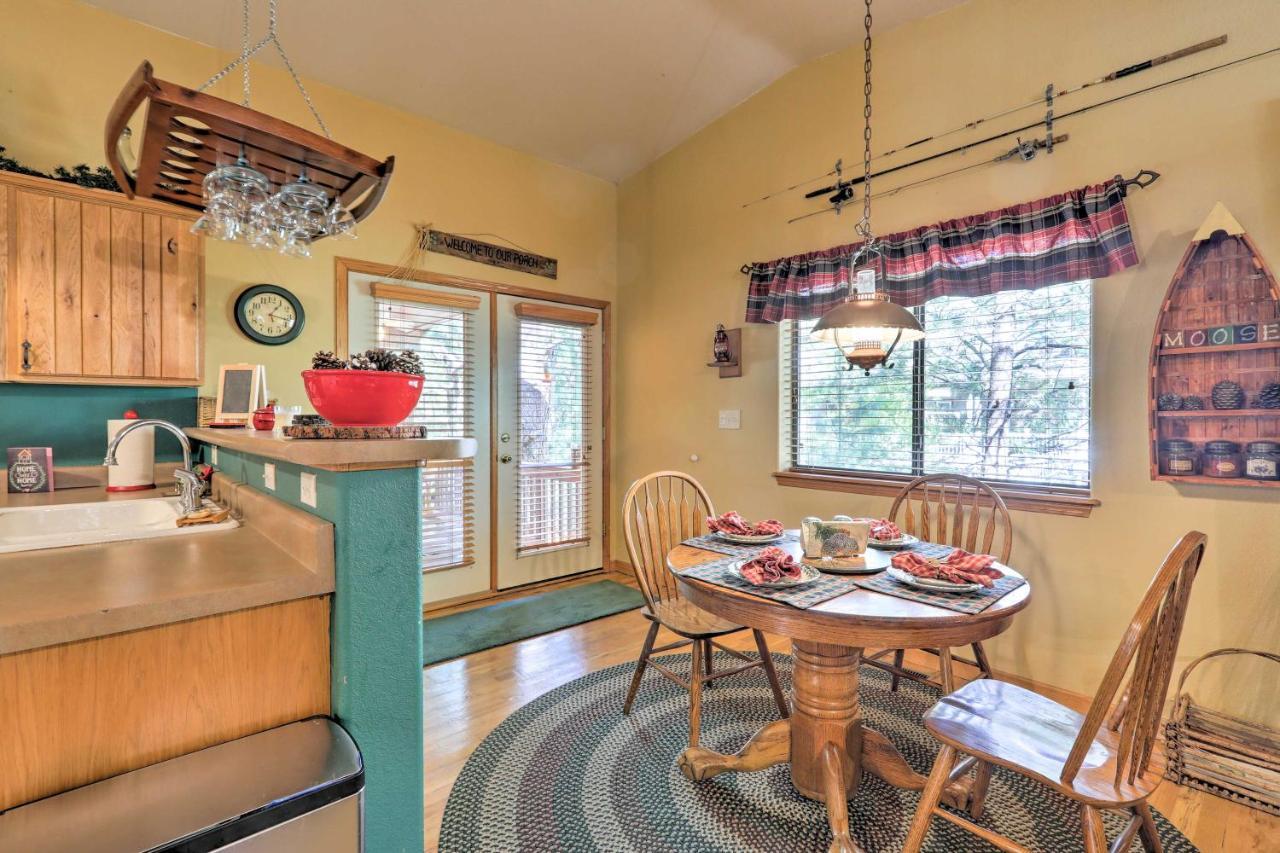 Rustic Cabin With Deck About 4 Mi To Old Town Flagstaff! المظهر الخارجي الصورة
